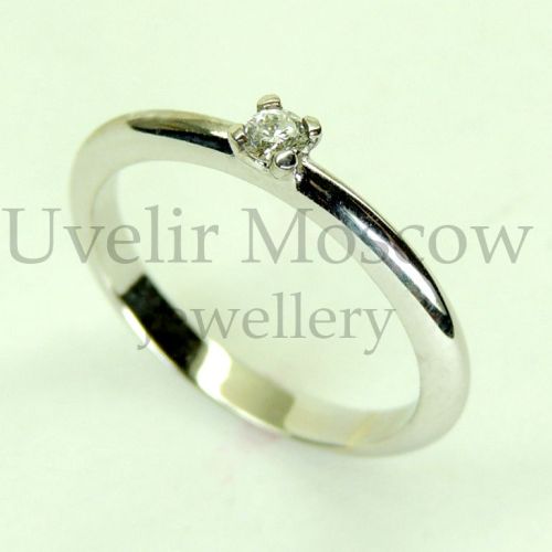 Кольцо для помолвки из белого золота с бриллиантом