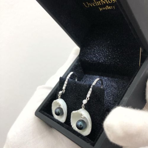 Золотые серьги с ракушкой