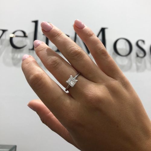 Кольцо с бриллиантом огранки "Принцесса"