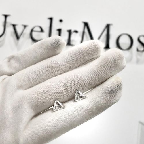 Пуссеты с бриллиантами огранки треугольник