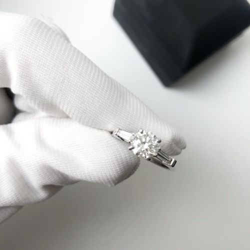 Кольцо с 3 бриллиантами в стиле Graff