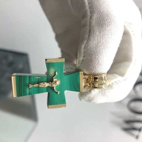 Крест из малахита с золотыми вставками