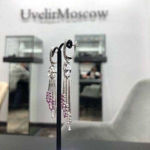 Подвижные серьги с бриллиантами и сапфирами