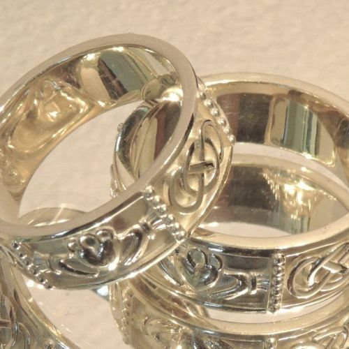 Обручальные кольца с гравировкой