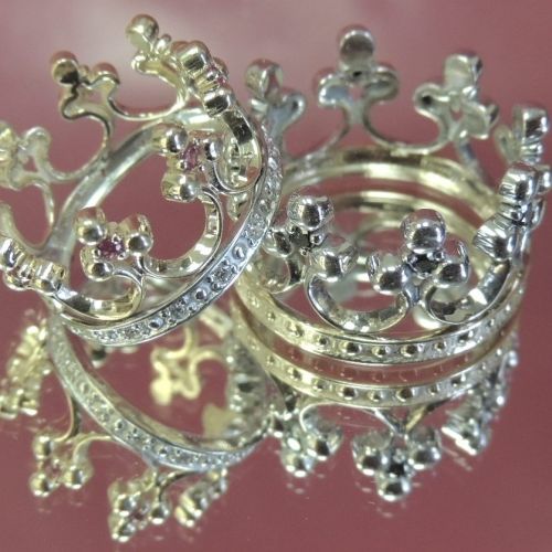 Обручальные кольца в виде короны