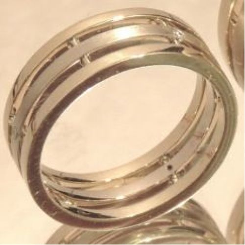 Кольца из белого золота с двумя щелями