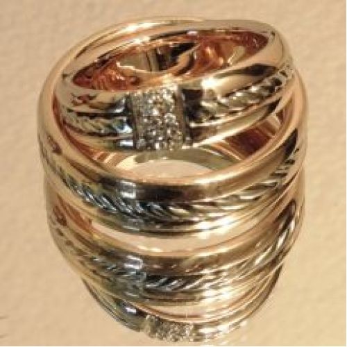 Кольца из желтого золота с бриллиантами