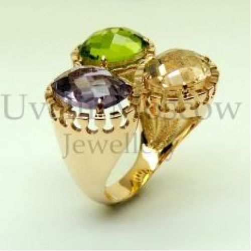 Кольцо «Башни» из желтого золота с драгоценными камнями