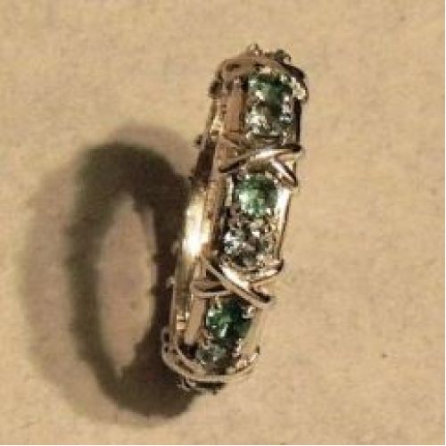 Кольцо из белого золота по модели «Тиффани»