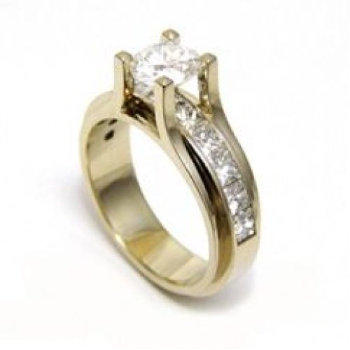 Кольцо из желтого золота с бриллиантами на заказ