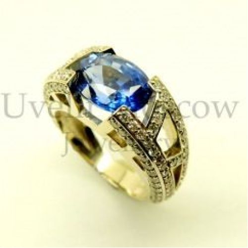 Кольцо из желтого золота с сапфиром и 28 бриллиантами