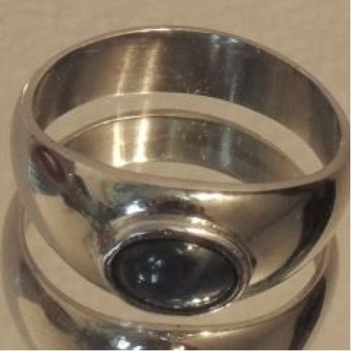 Кольцо с звездчатым сапфиром