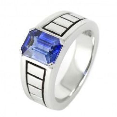 Мужской перстень с сапфиром