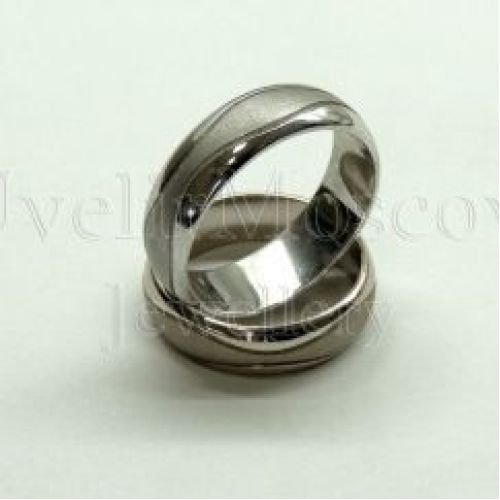 Обручальное кольцо из белого золота с матовой сердцевиной