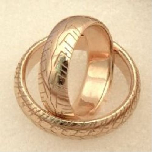 Обручальные кольца в виде шины