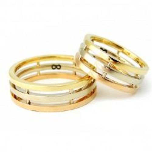 Парные обручальные кольца из трёх цветов золота ручной работы