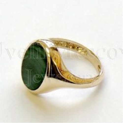 Печатка из красного золота с малахитом