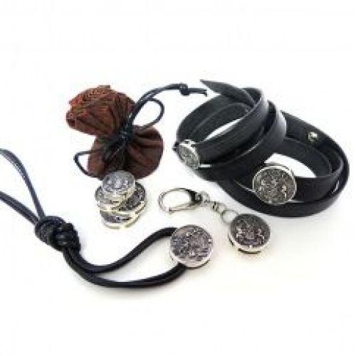 Подвески из чернёного серебра с геральдическим гербом