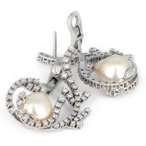 Серьги в стиле «mikimoto» из белого золота с бриллиантами и барочным жемчугом