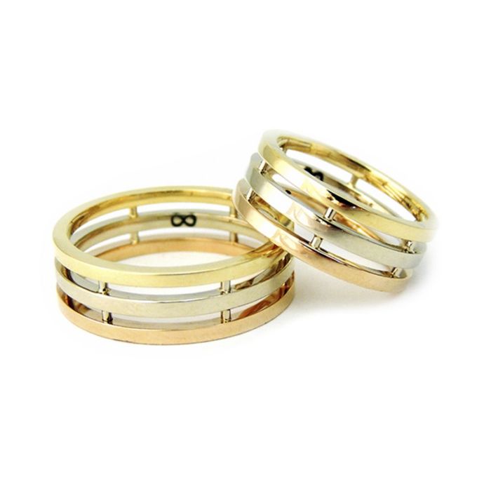 Обручальные кольца полосатые из золота трех цветов - желтого, белого и красного 