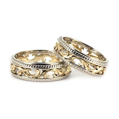 Обручальные кольца с изящным узором из комбинированного золота