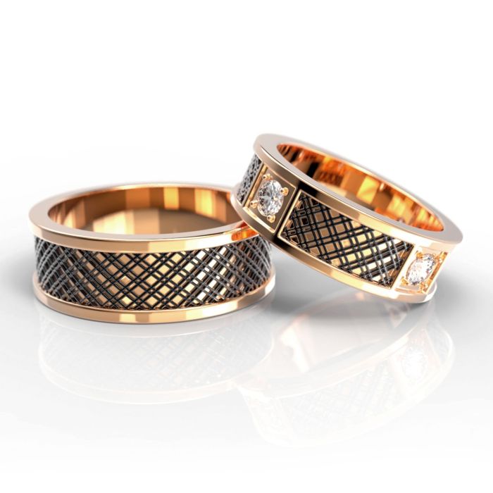 Обручальные кольца из розового золота с чернением и бриллиантами