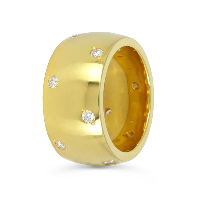 Объемное обручальное кольцо с бриллиантами 