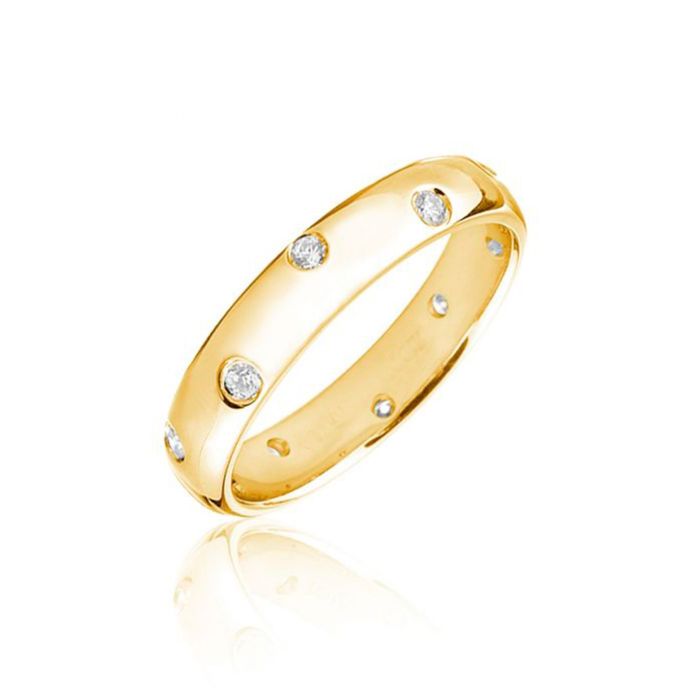 Золотое обручальное кольцо для нее с бриллиантами по всей длине ободка