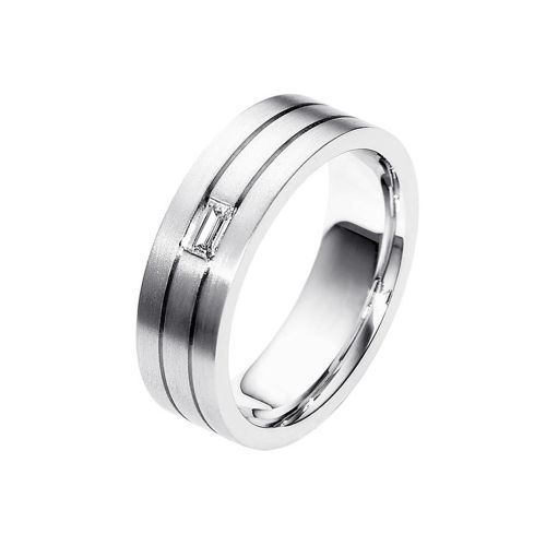 Платиновое мужское обручальное кольцо с бриллиантом 