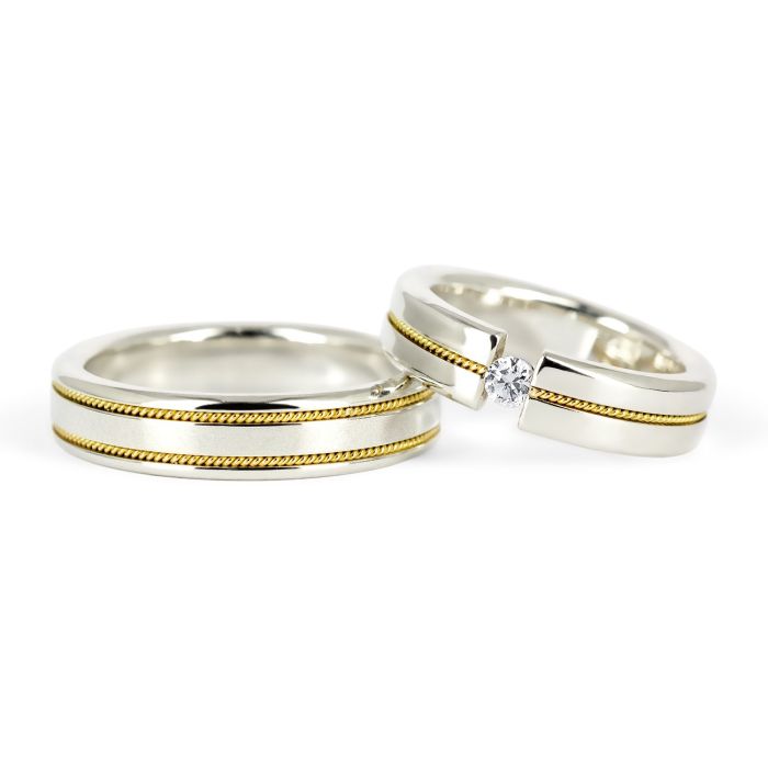Комбинированные парные обручальные кольца с декоративными объемными элементами