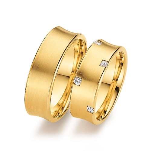 Матовые золотые кольца с бриллиантами 