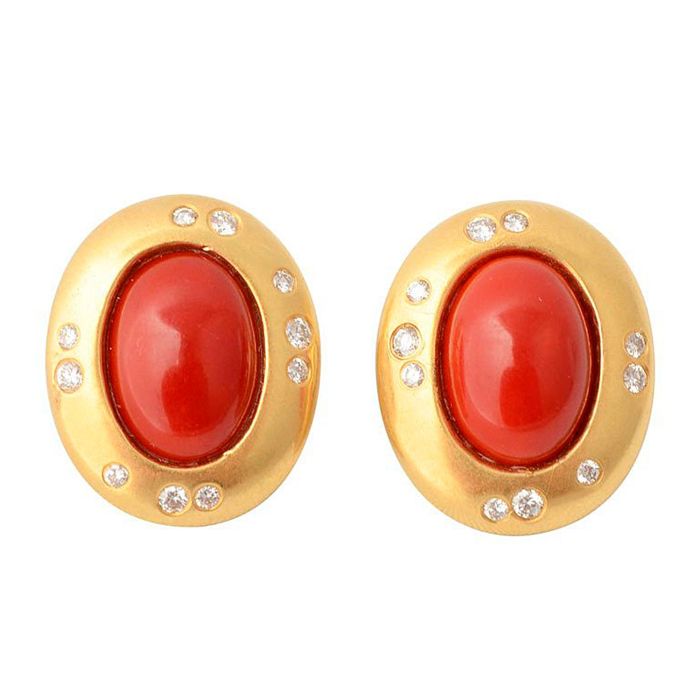 Золотые серьги с кораллом-кабошоном и бриллиантами S-43