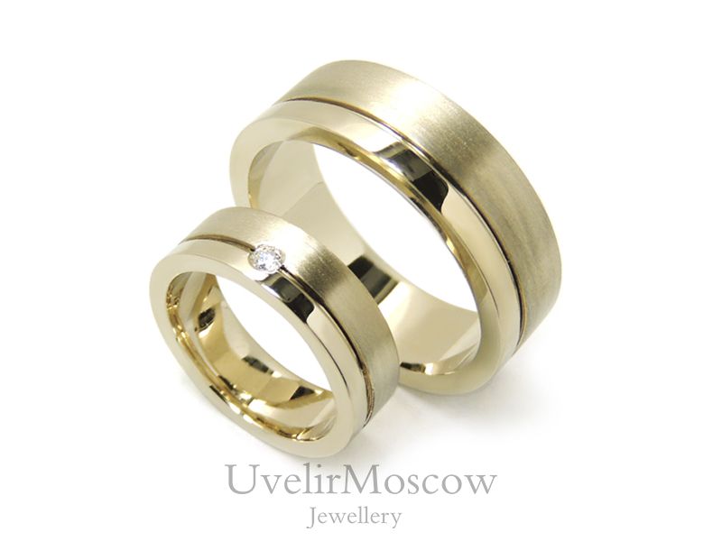 Широкие парные обручальные кольца из желтого золота