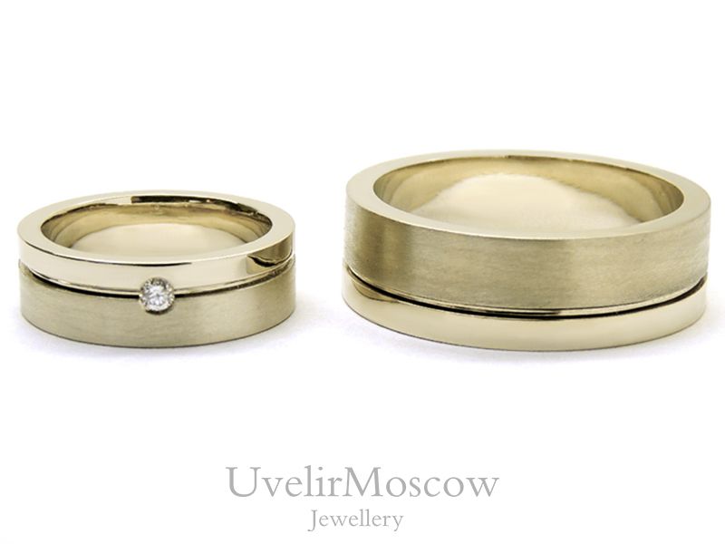 Широкие парные обручальные кольца из желтого золота