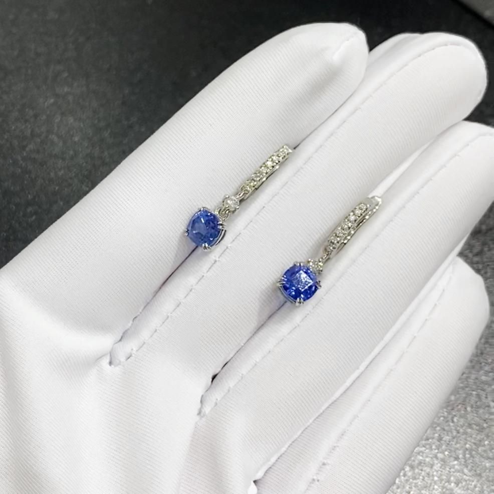 Серьги с сапфирами и бриллиантовым меле