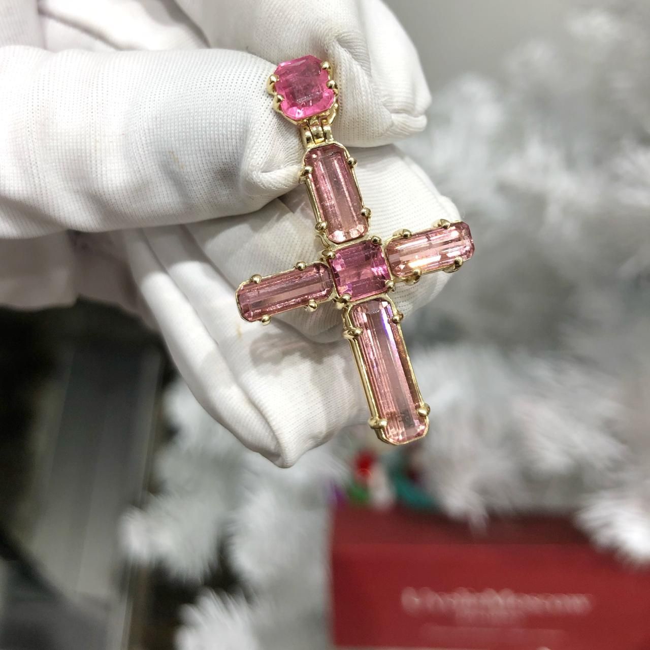 Крест с розовыми турмалинами