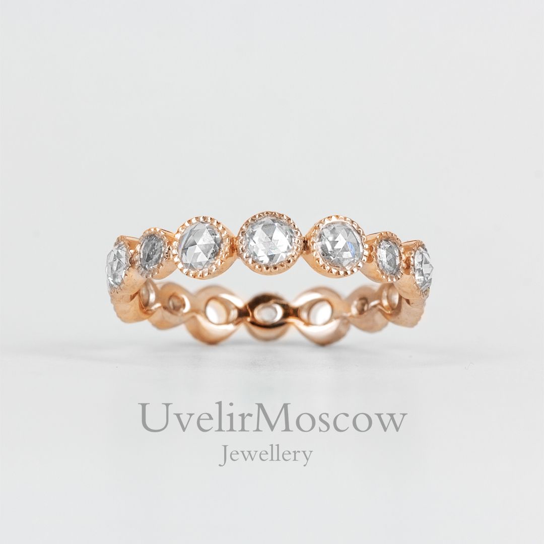 Кольцо из розового золота с бриллиантами 