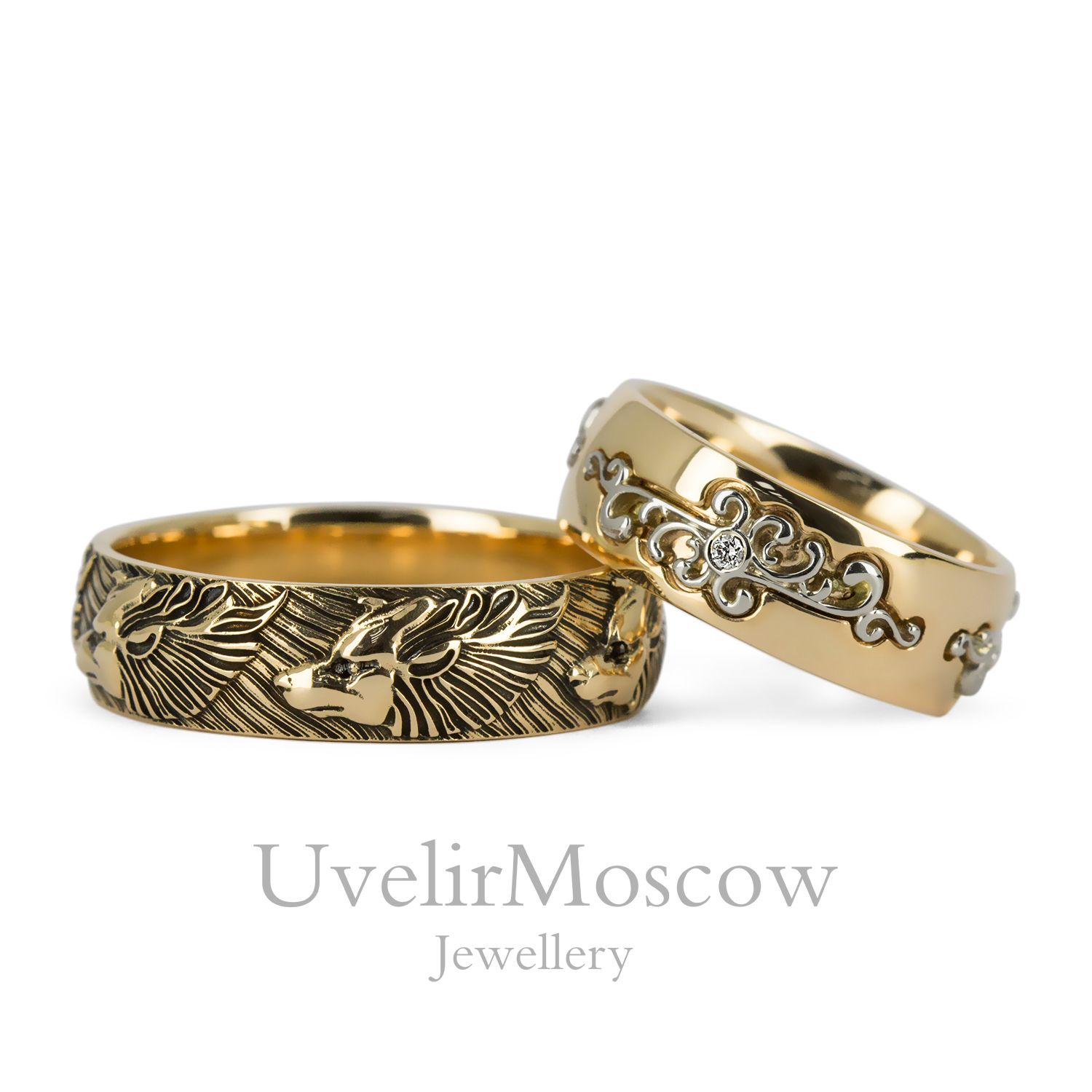 Обручальные кольца из комбинированного золота с рельефным рисунком