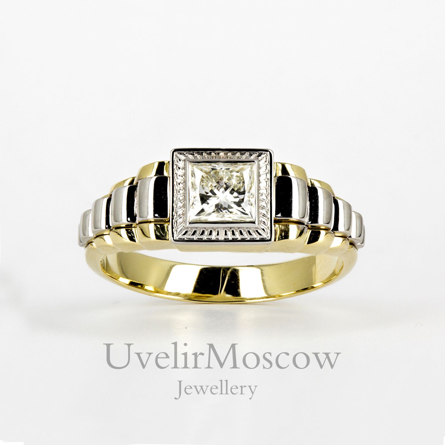 Золотое мужское кольцо с бриллиантом квадратной формы