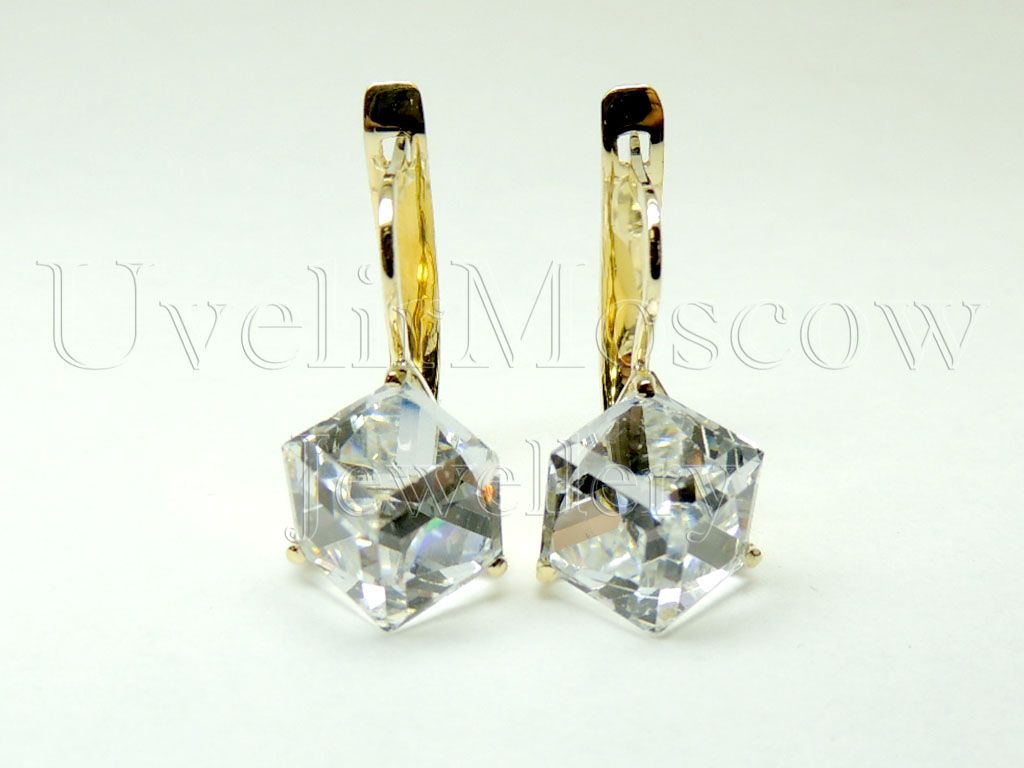 Гарнитур (кольцо и серьги) из желтого золота