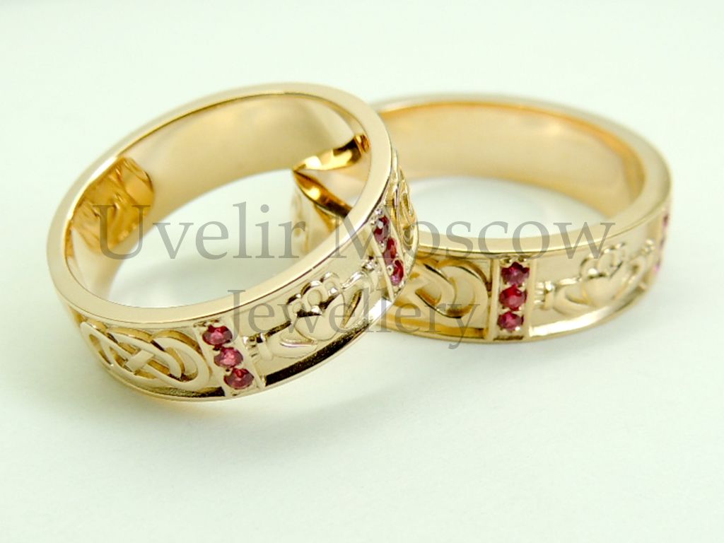 Кладдахские кольца из желтого золота с рубинами