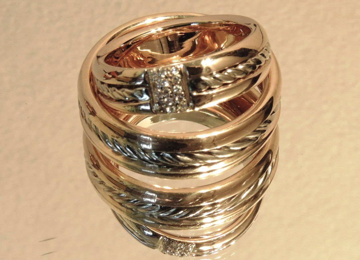 Кольца из желтого золота с бриллиантами