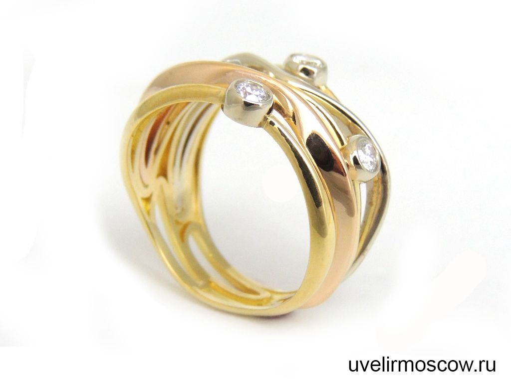 Кольцо из золота трёх цветов с бриллиантами