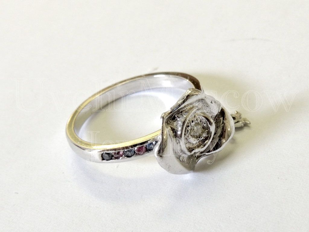 Кольцо «Роза» из белого золота с подвеской