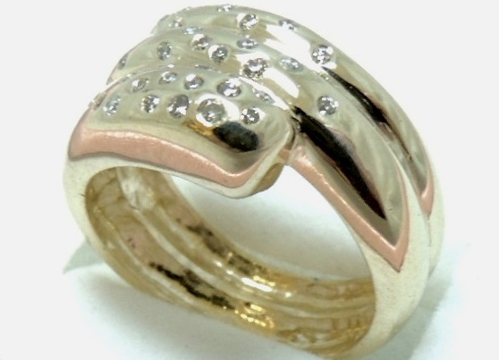Кольцо «три витка» из желтого золота с 33 бриллиантами