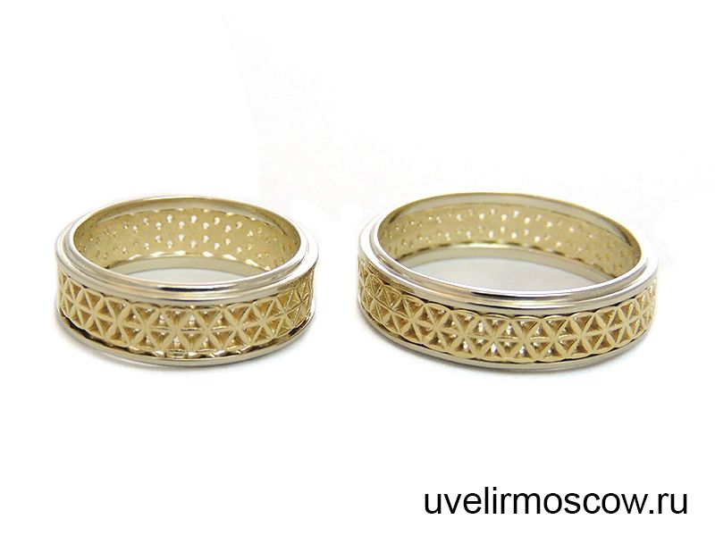 Комбинированные обручальные кольца из белого и желтого золота с узором