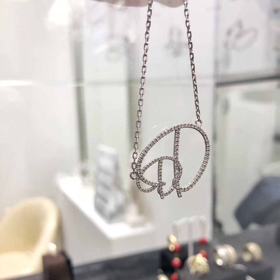 Бриллиантовая подвеска с инициалами