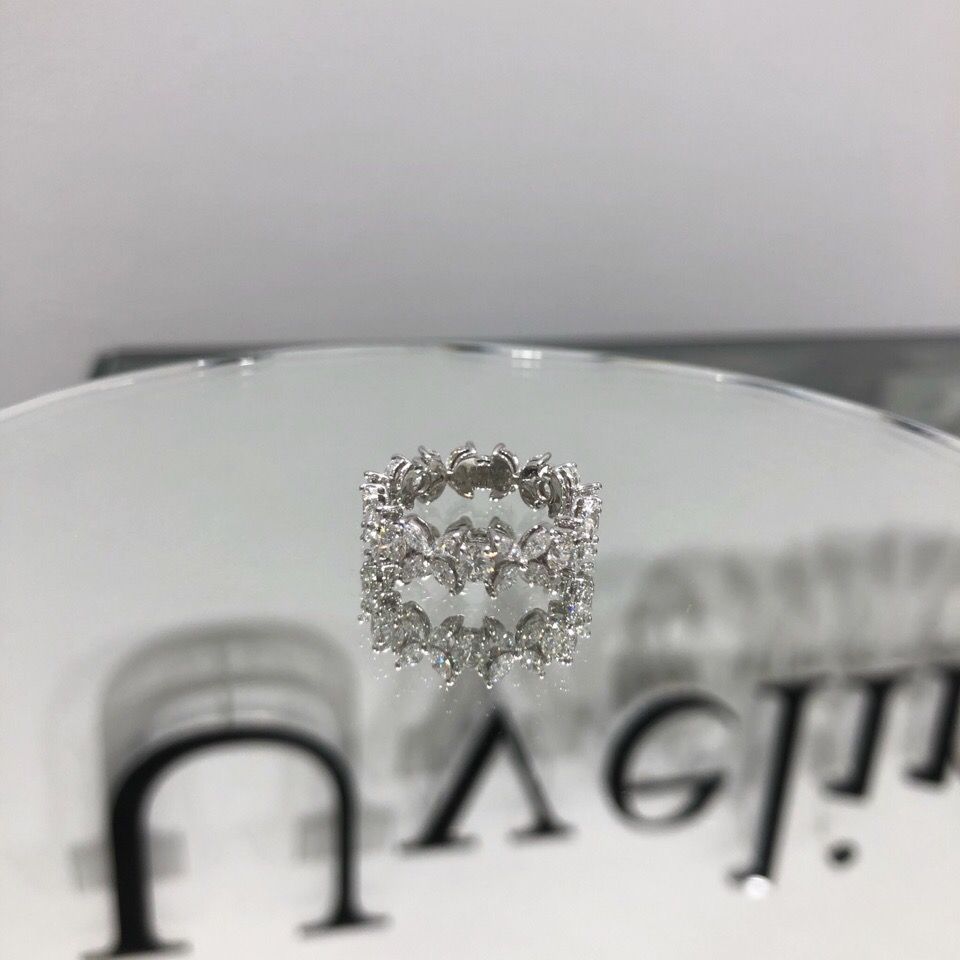 Кольцо с бриллиантами в стиле Тиффани 