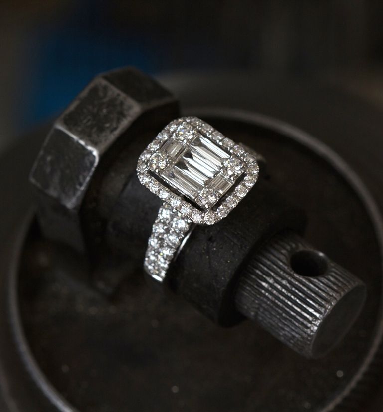Кольцо с бриллиантами в стиле Ар-деко