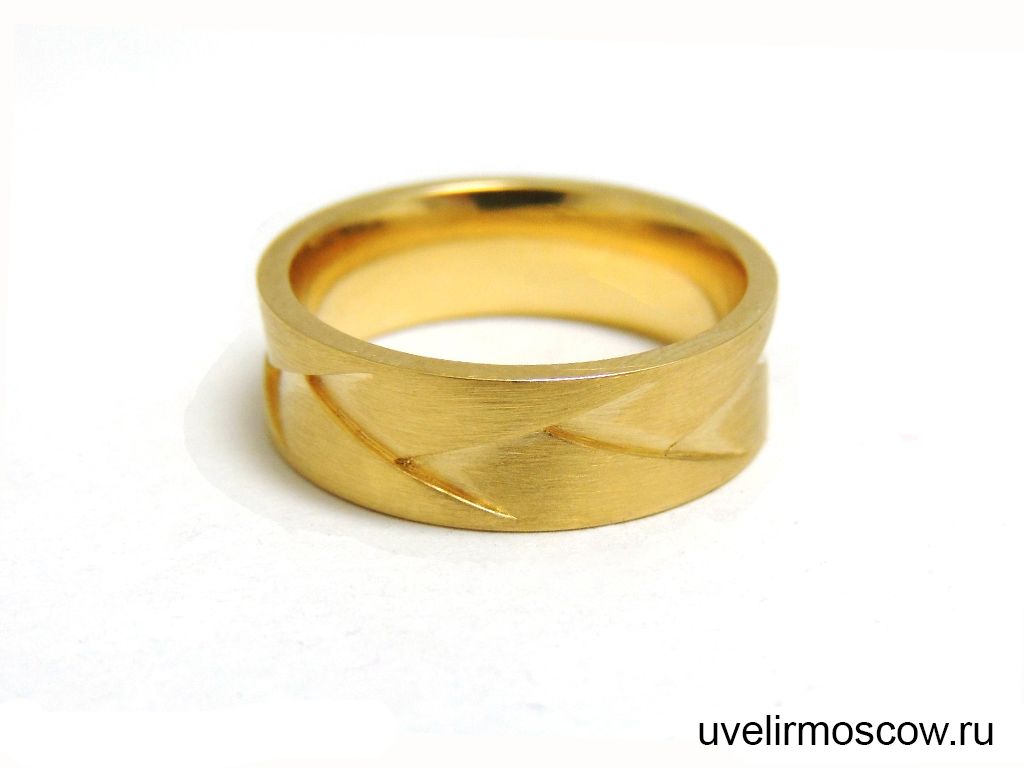 Обручальное кольцо из красного золота с рельефным узором